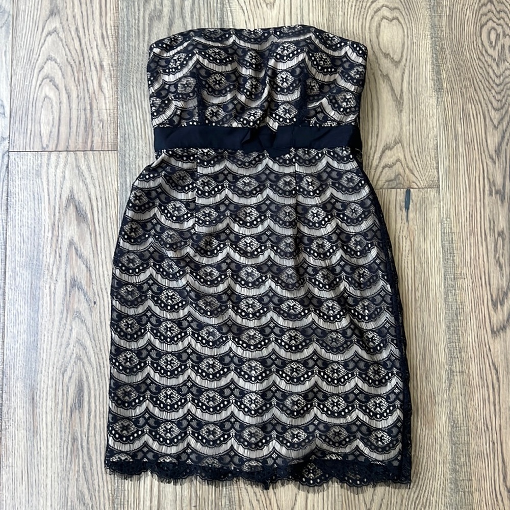 Strapless black lacy dress